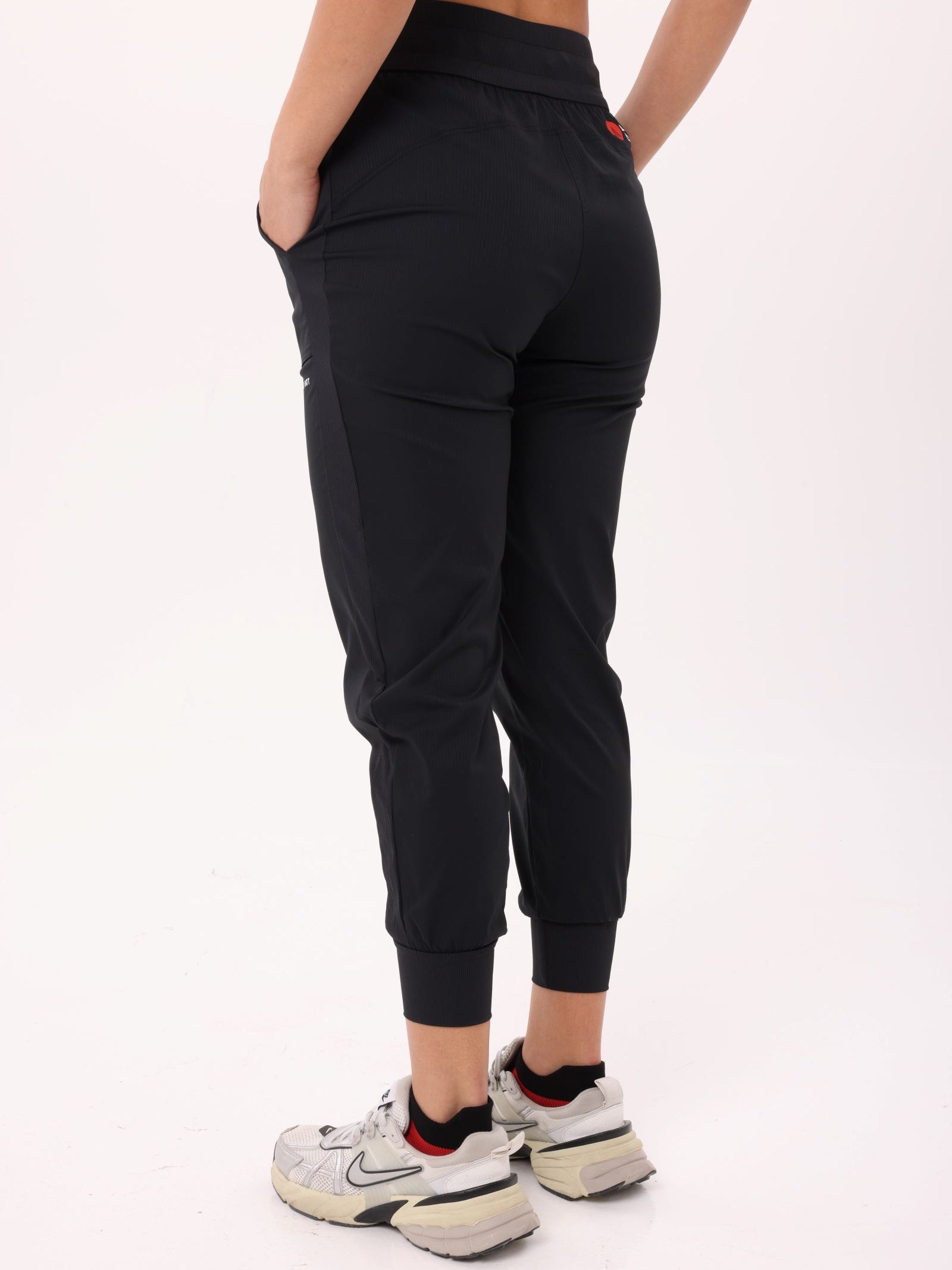 MOTION JOGGERS - BLACK