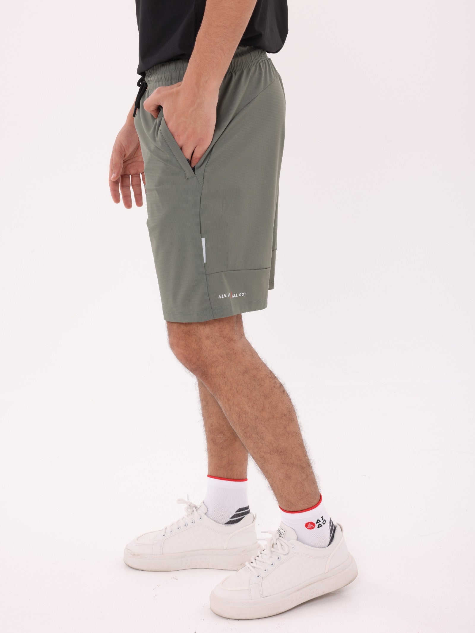 CORE QUICK-DRYING SHORTS - ARMY GREEN