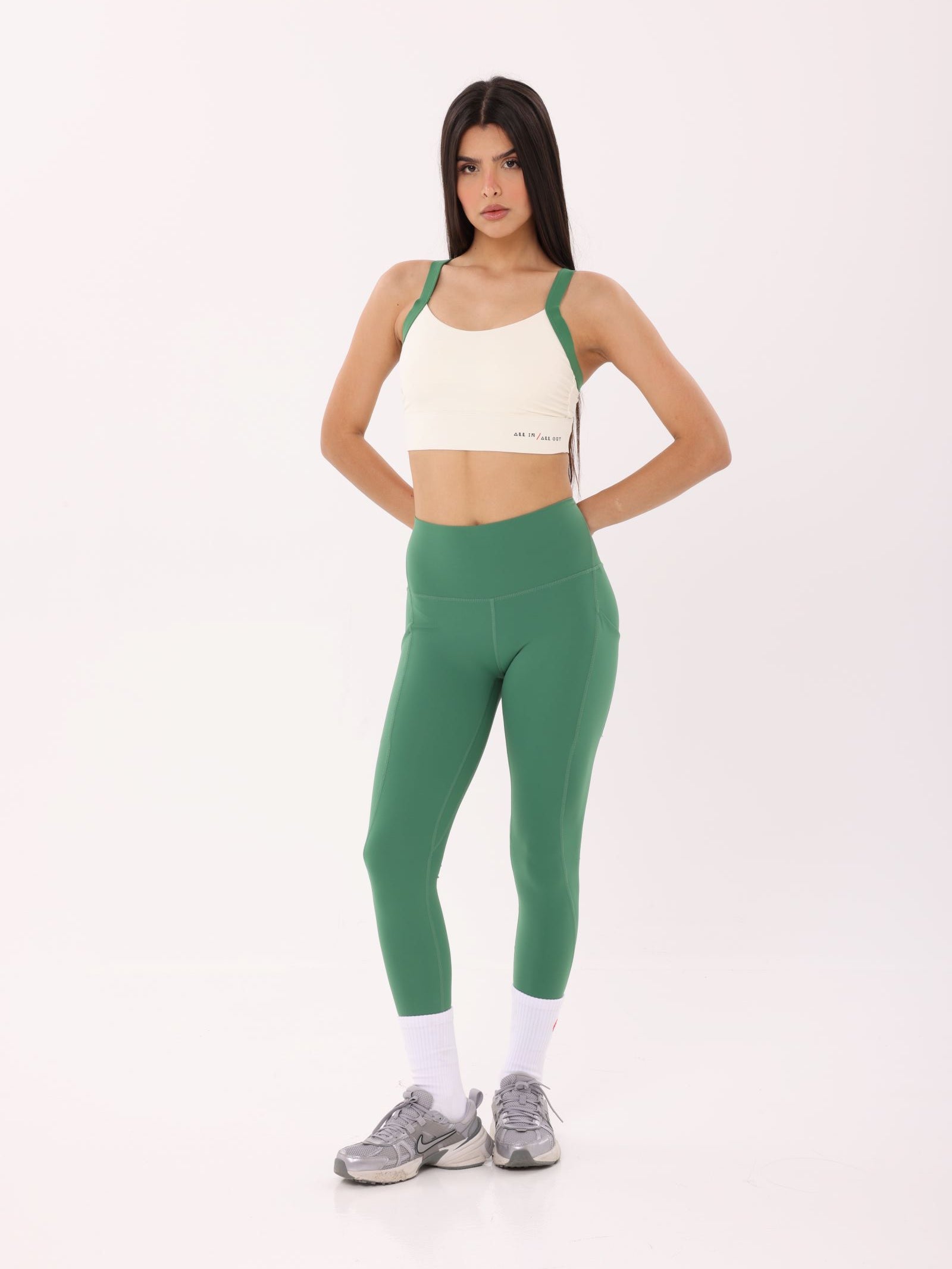 STUDIO TRAINING SETS – PEAR WHITE & JUNIPER GREEN