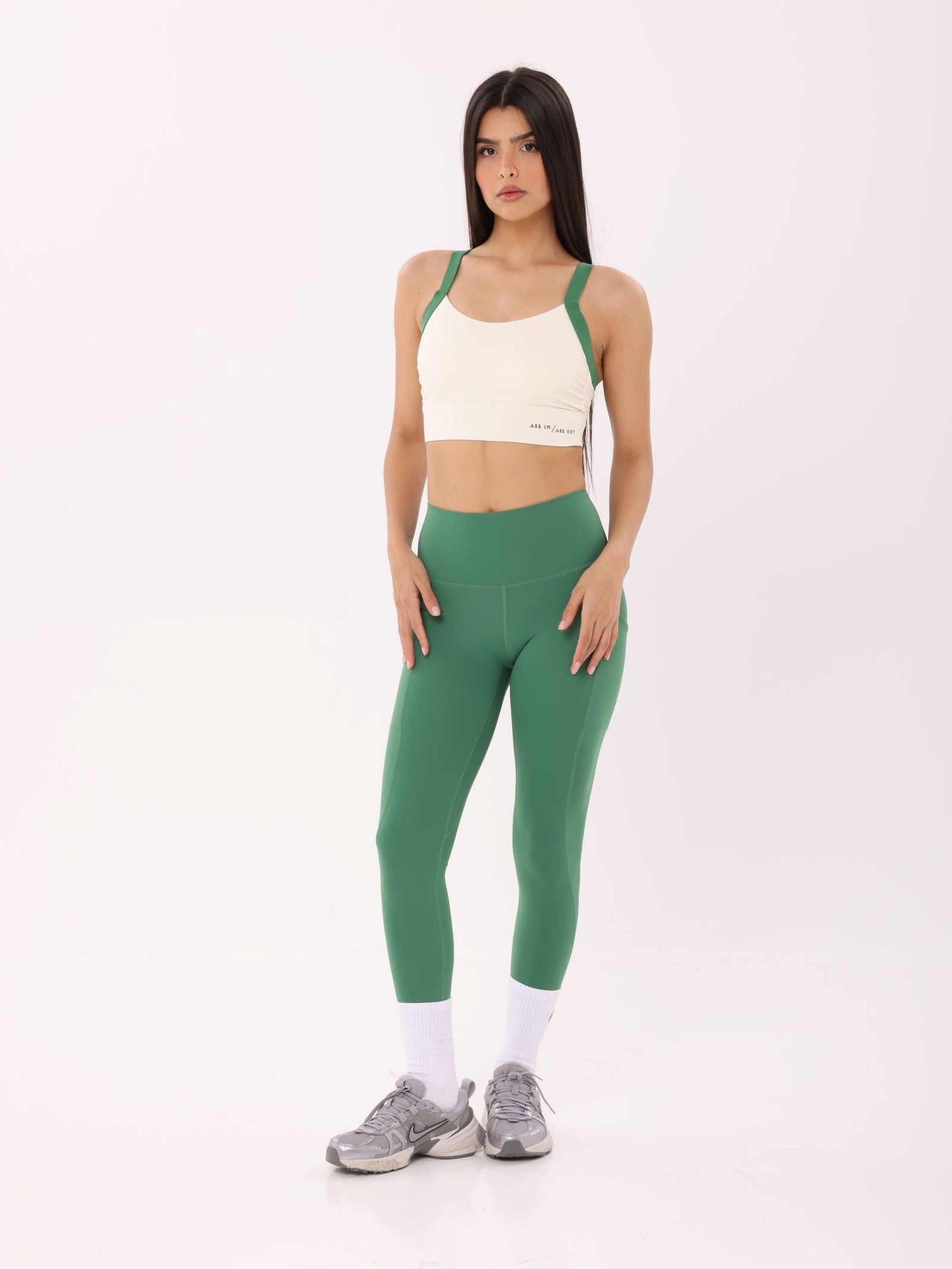 STUDIO TRAINING SETS – PEAR WHITE & JUNIPER GREEN
