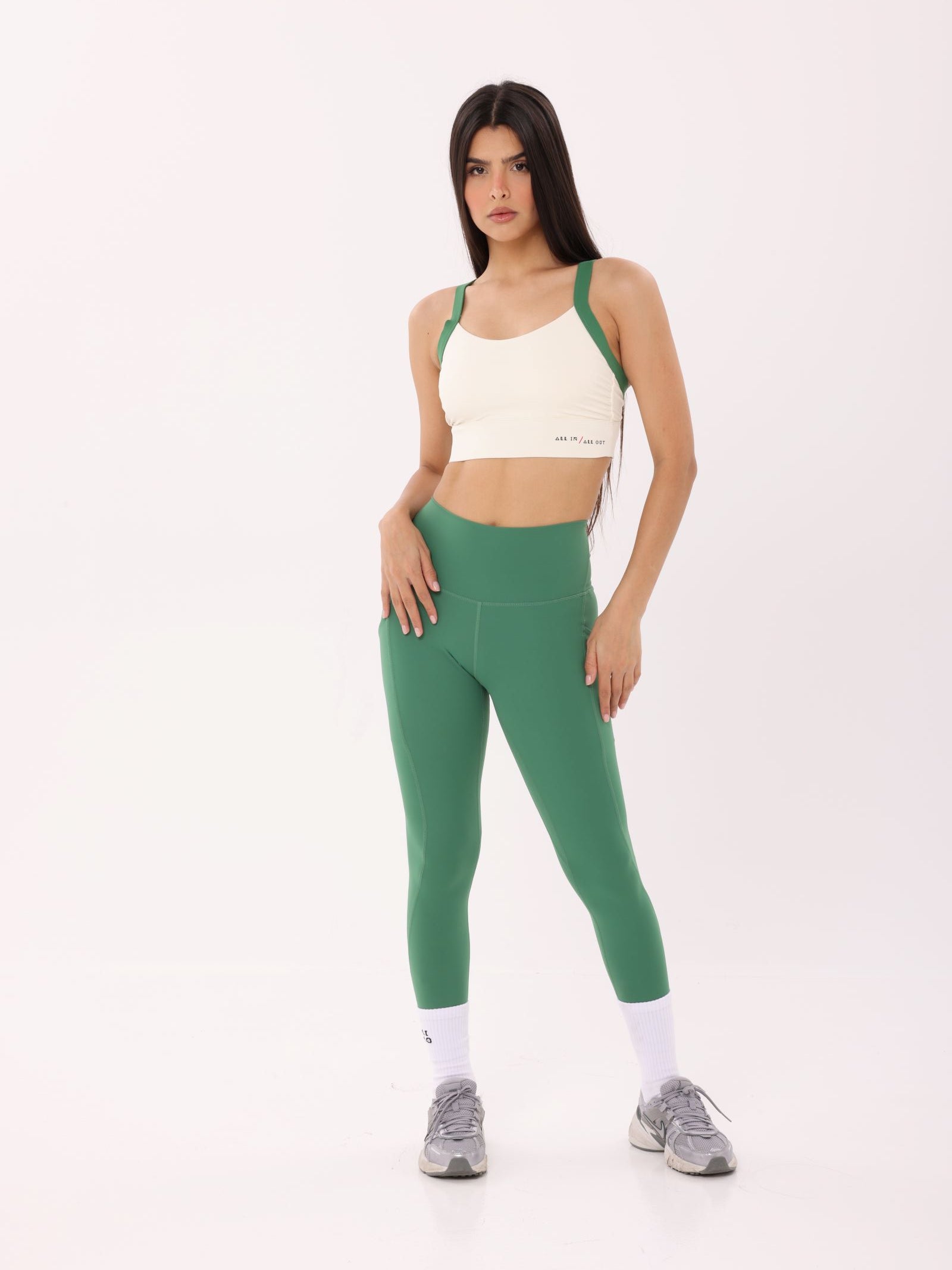 STUDIO TRAINING SETS – PEAR WHITE & JUNIPER GREEN